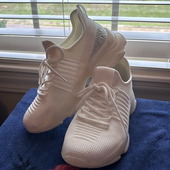 Torrid white with crystals 7WW sneakers - Picture 1 of 6